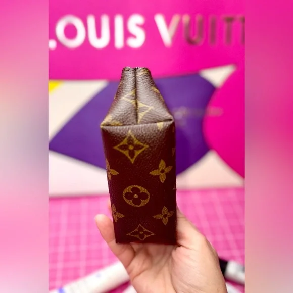 💖 LV Custom made Monogram Cosmetic Case utility pouch - Picture 10 of 13